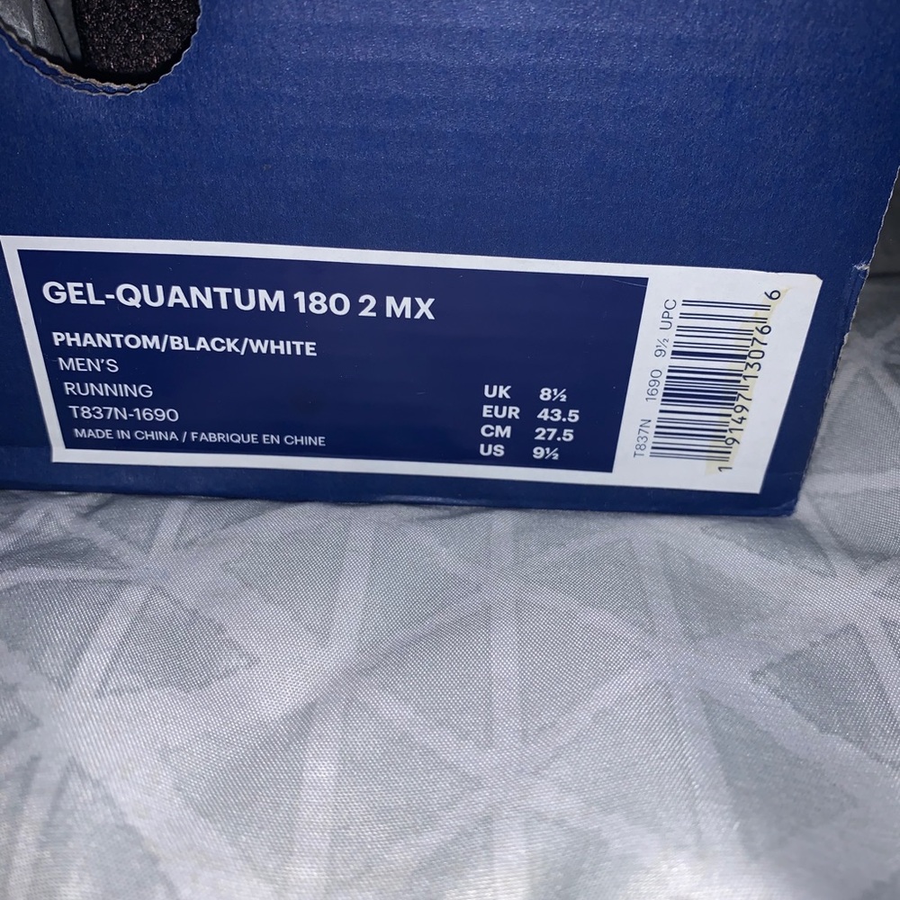 ASICS - Picture 2 of 12